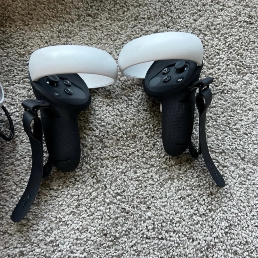 Oculus Standalone VR Headset White - Immersive Experience